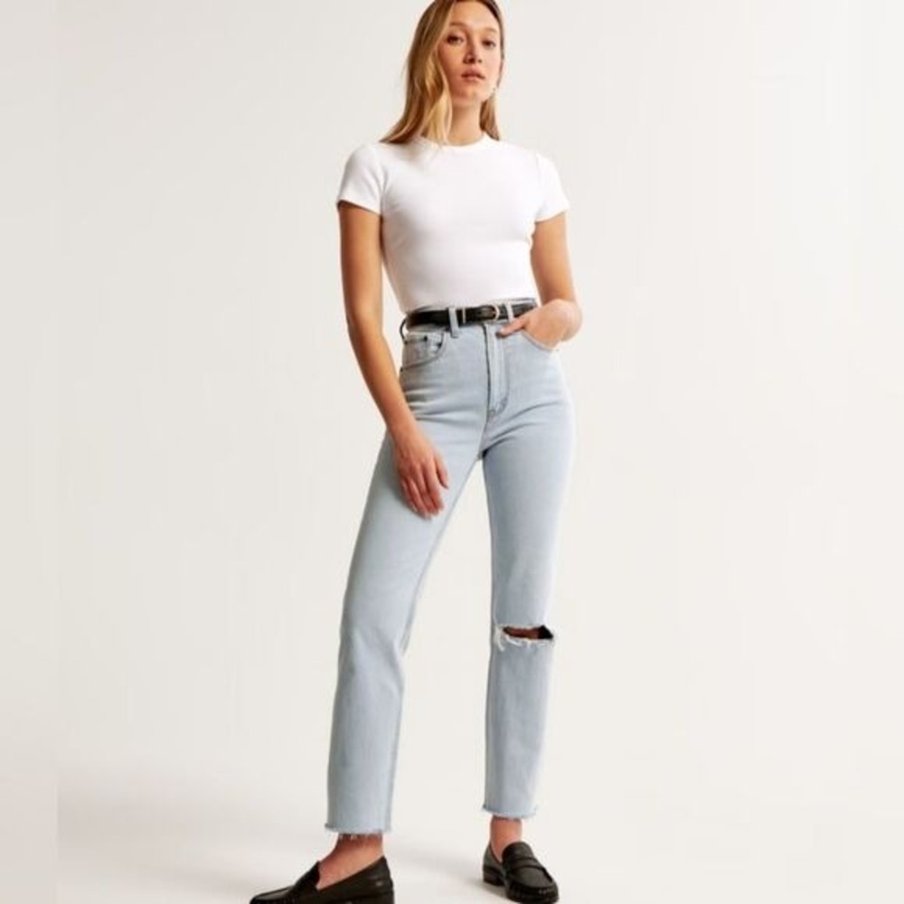 ABERCROMBIE & FITCH Womens Distressed Ultra High Rise Ankle Straight Jean 28 EUC